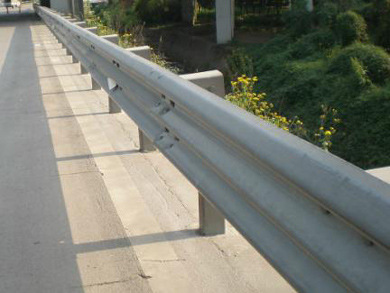 四川高速護(hù)欄安裝